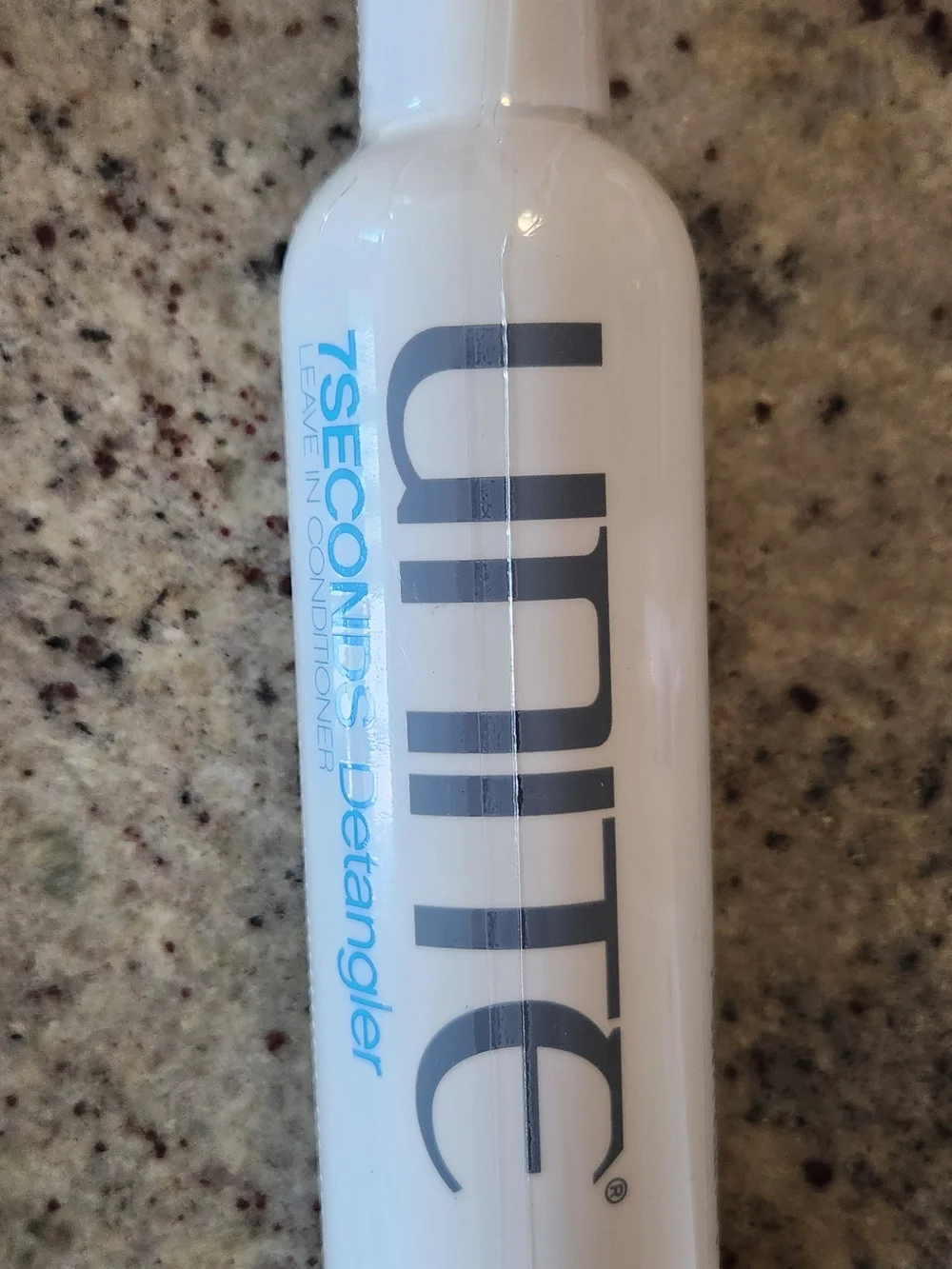 UNTIE 7 Seconds Leave-In Conditioner Detangler - White